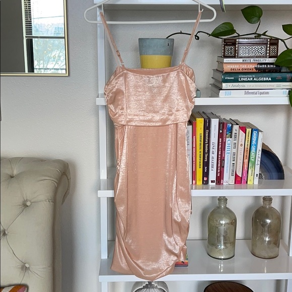 h:ours Luiza Mini Dress in Nude Lipgloss - Picture 4 of 7
